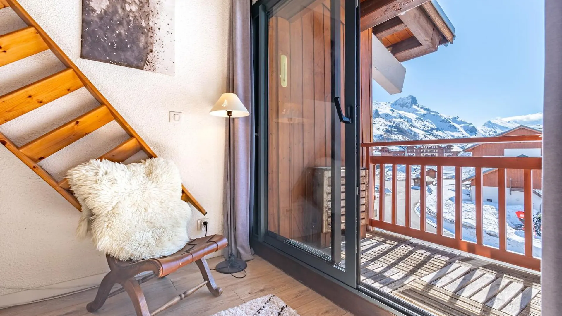2 Pieces Duplex, Skis Aux Pieds, Balcon Tignes